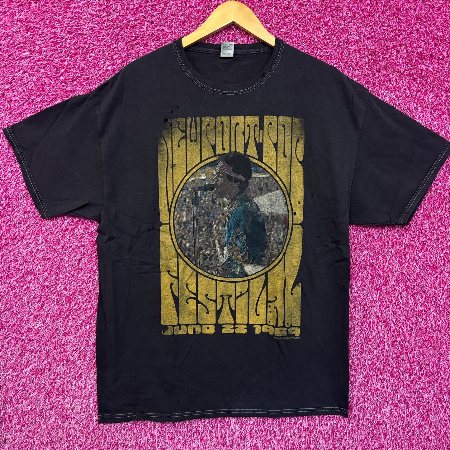 Jimi Hendrix 1969 Newport Pop Festival Distressed Tee XL