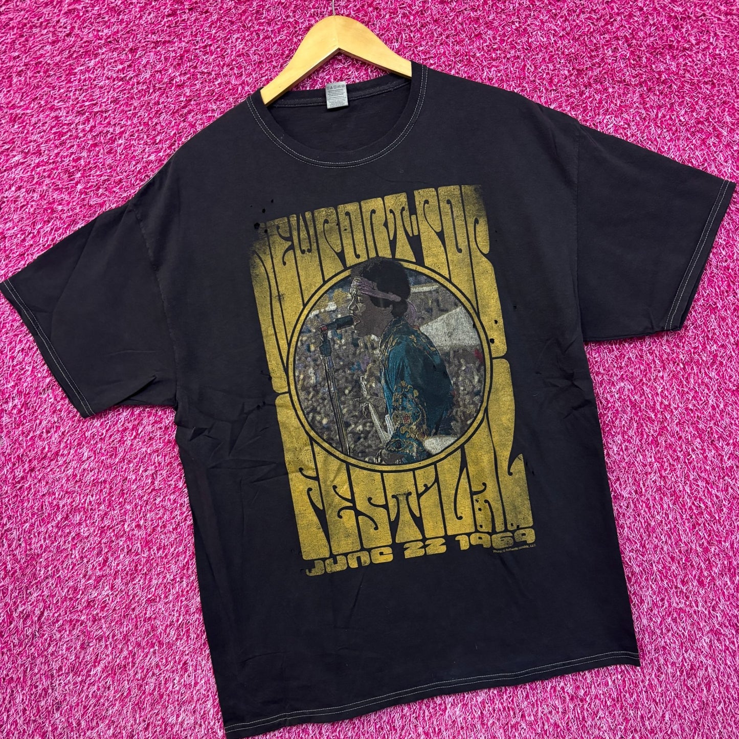 Jimi Hendrix 1969 Newport Pop Festival Distressed Tee XL