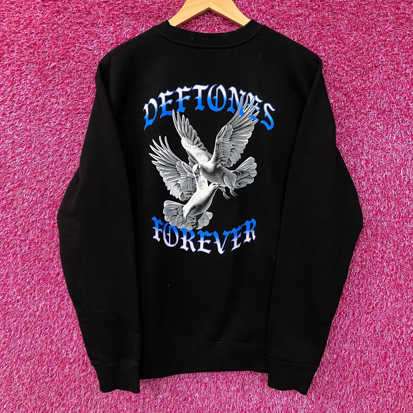 Deftones 2025 North American Tour Doves Graphic Crewneck Sweatshirt Medium