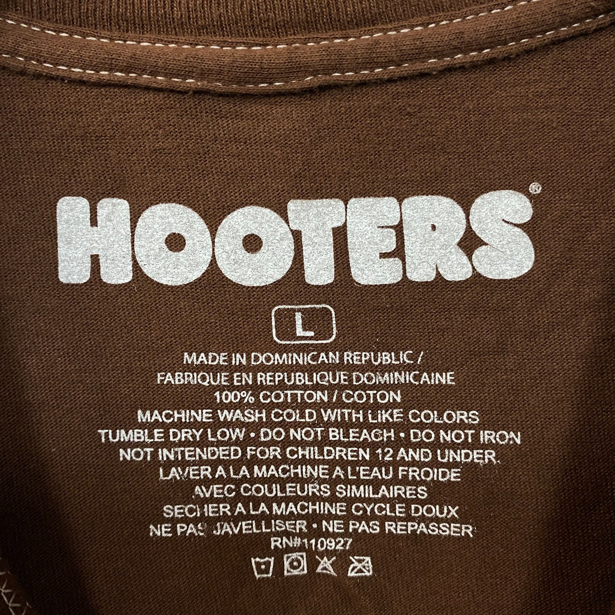 Hooters "Where Angels Get Their Wings!" Graphic T-Shirt Large