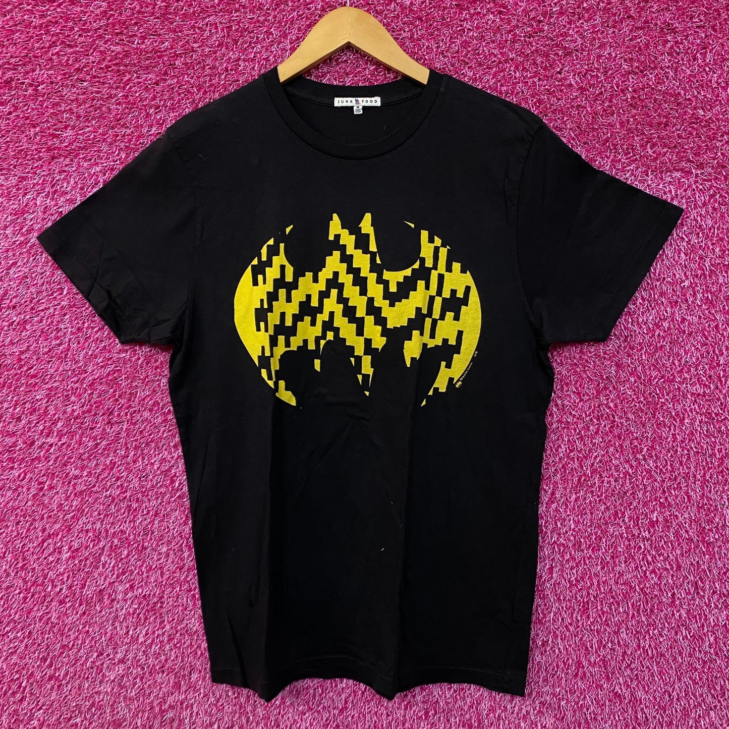 Batman Glitch Bat Signal Logo DC Hero Tshirt size medium
