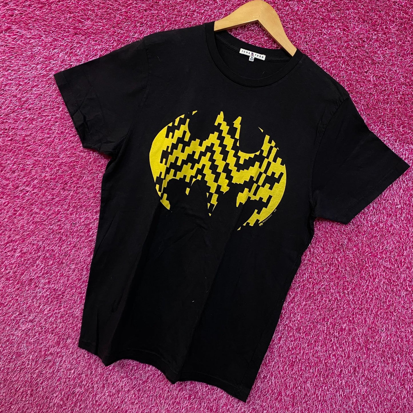 Batman Glitch Bat Signal Logo DC Hero Tshirt size medium