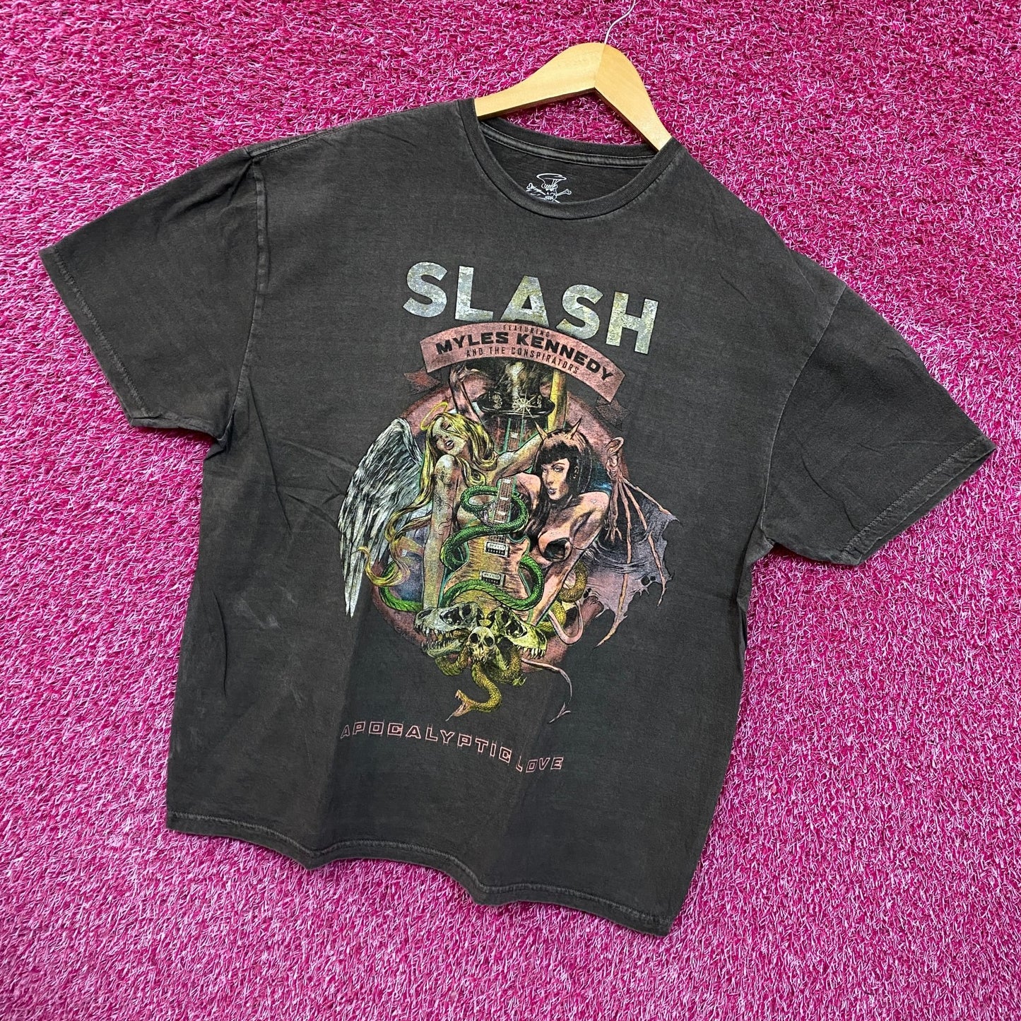 Slash Apocalyptic Love Oversized Distressed Tshirt size L/XL