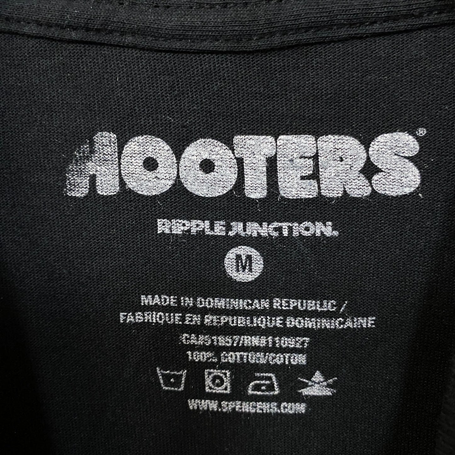 Hooters Flaming Racing Car Graphic T-Shirt Medium