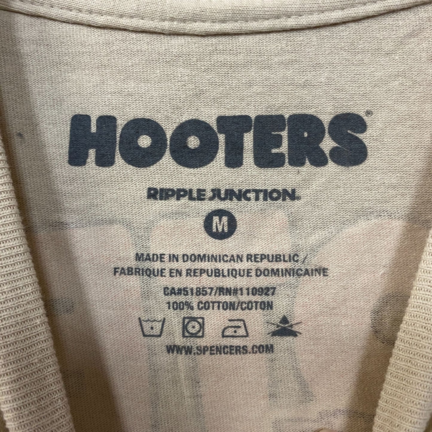 Hooters Country Club Delightfully Tacky Since 83 T-Shirt Medium
