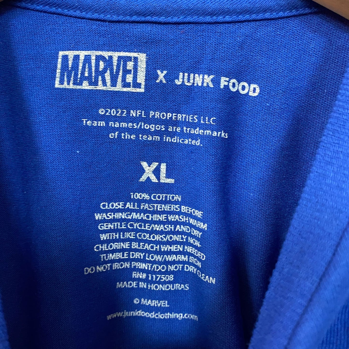 Junk Food X Marvel The Avengers Lineup Indianapolis Colts T-Shirt XL