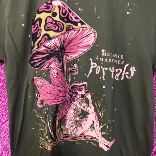 Melanie Martinez Fairy Mushroom tshirt size large