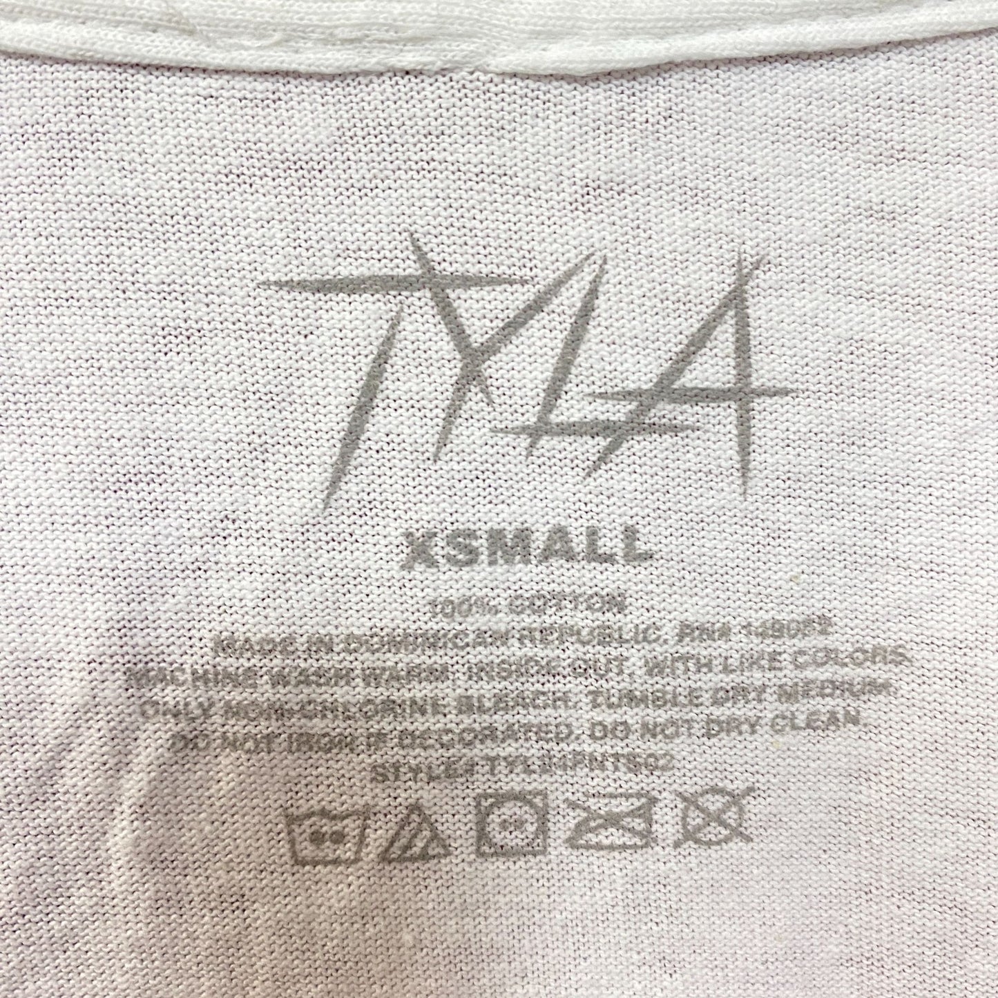 Tyla We Wanna Party Album Poster T-Shirt Extra Small