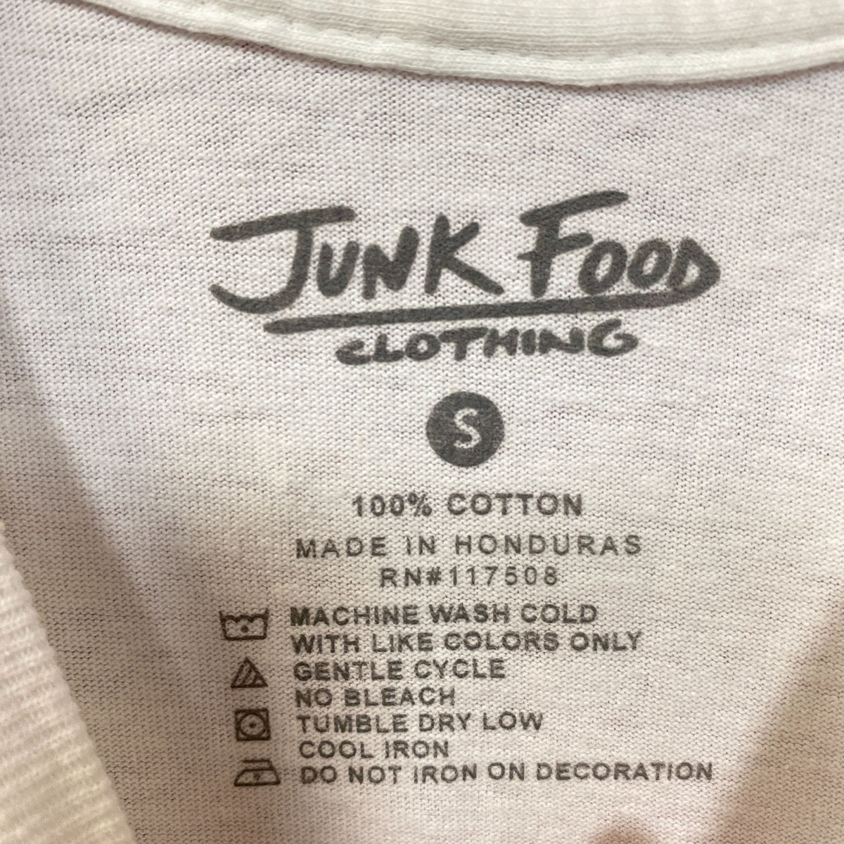Junk Food Mojave Desert Flea Markey Graphic T-Shirt Small