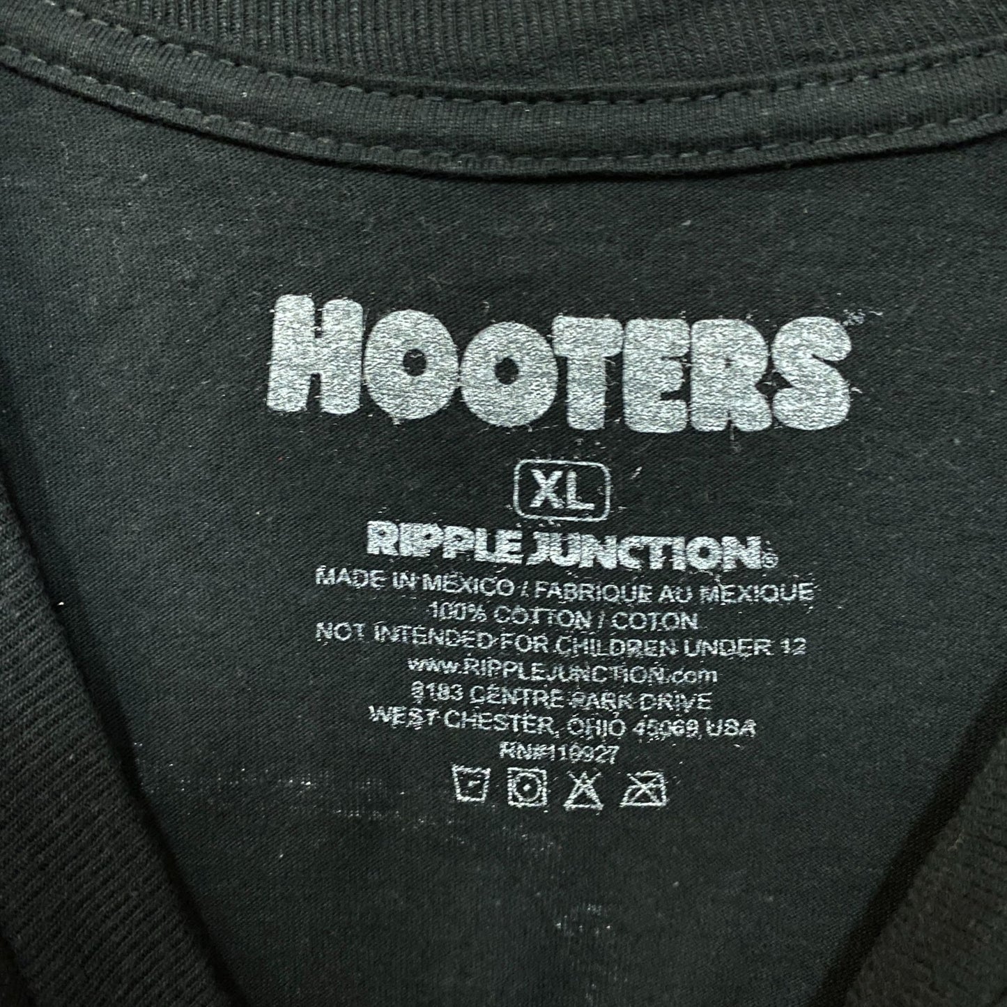 Hooters Racing Team 83 Delightfully Tacky Tailgate T-Shirt XL