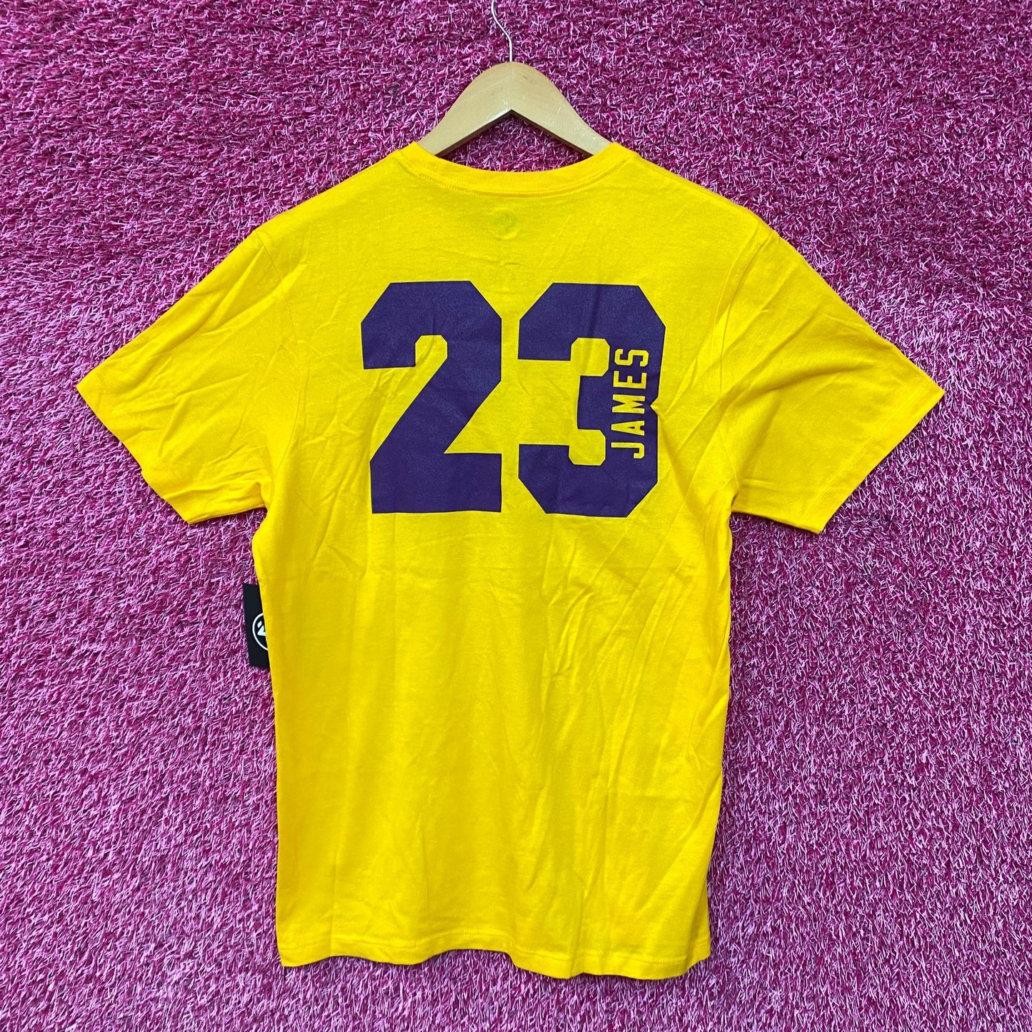 Los Angeles Lakers Lebron 23 Tshirt size medium