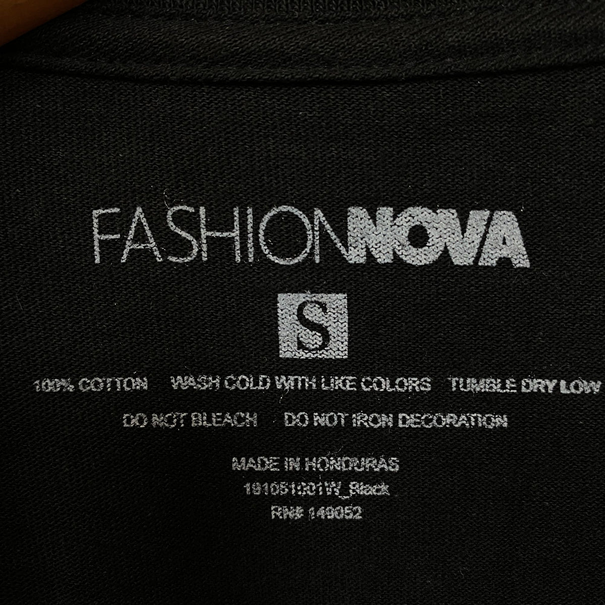 Fashion Nova Keepin' It Fresh Graphic T-Shirt Small