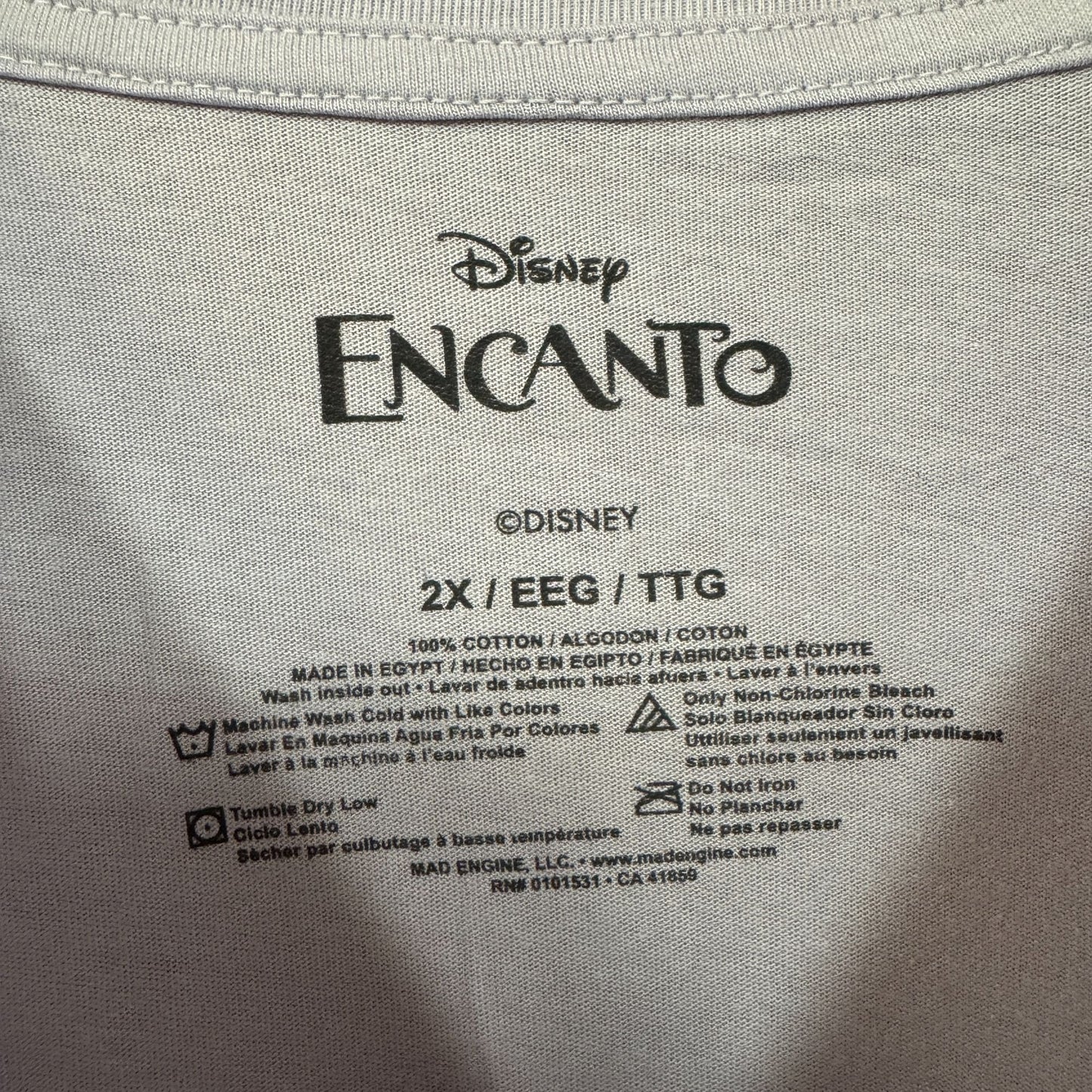 Disney's Encanto Familia Madrigal T-shirt size 2XL