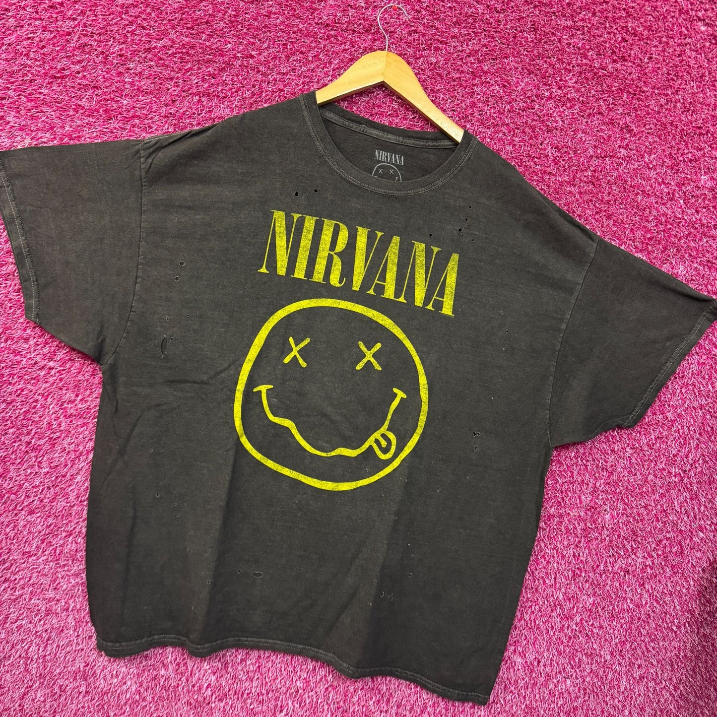 Nirvana Nevermind Smiley Distressed Grunge Rock Band Tee O/S