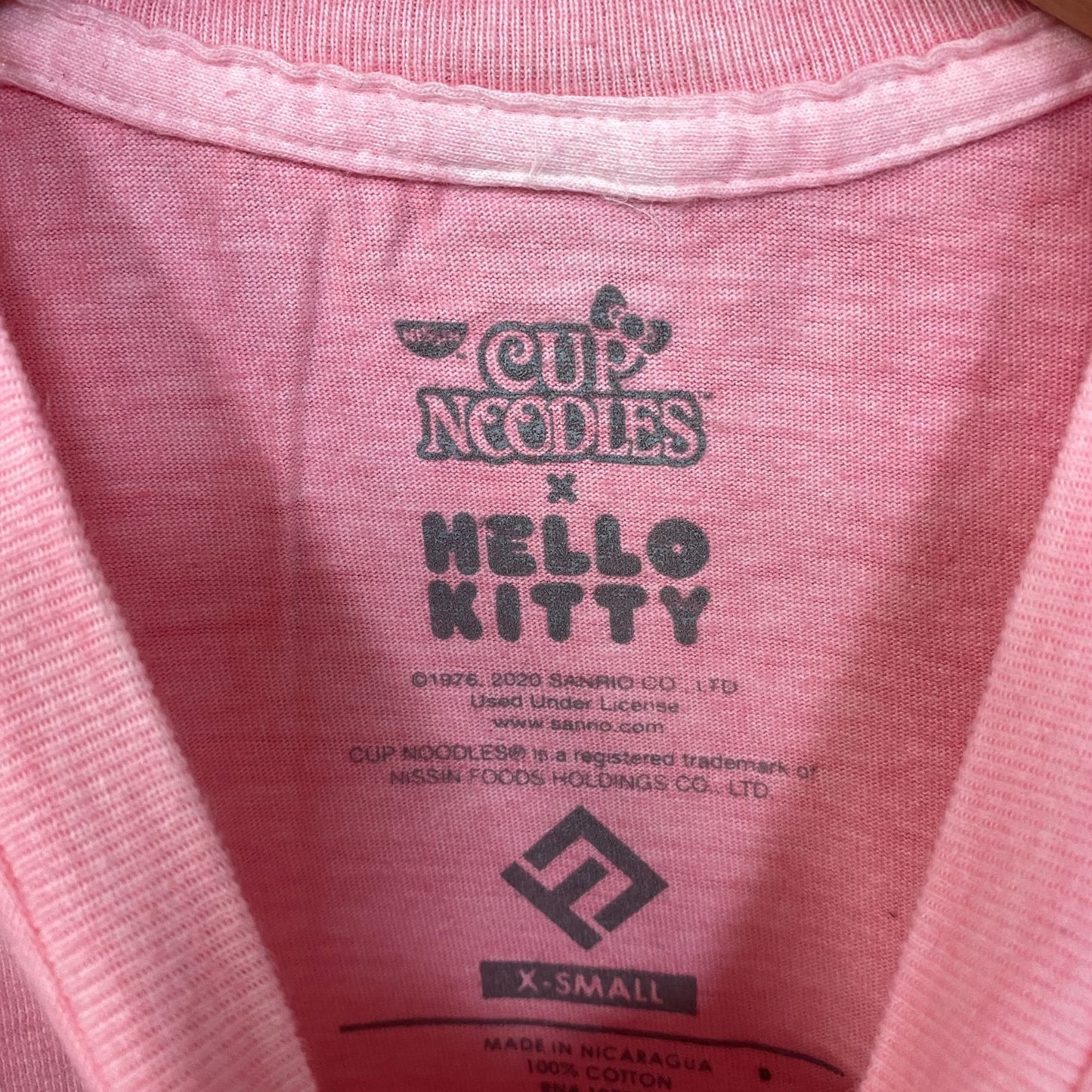Sanrio Hello Kitty x Nissin Cup Noodles Pink T-Shirt Small