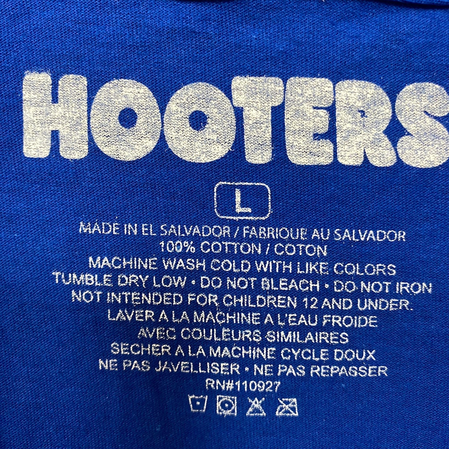 Hooters Racing Team Race Car Number 9 Graphic Design T-Shirt Large