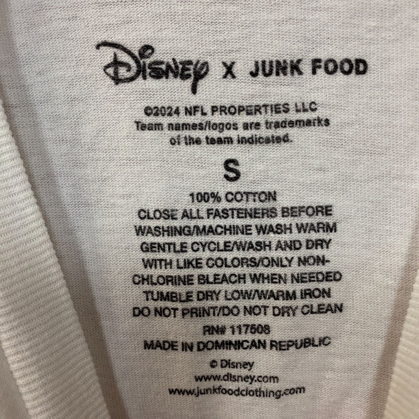 Disney x Junk Food Clothing San Francisco 49ers Mickey Field T-Shirt Small