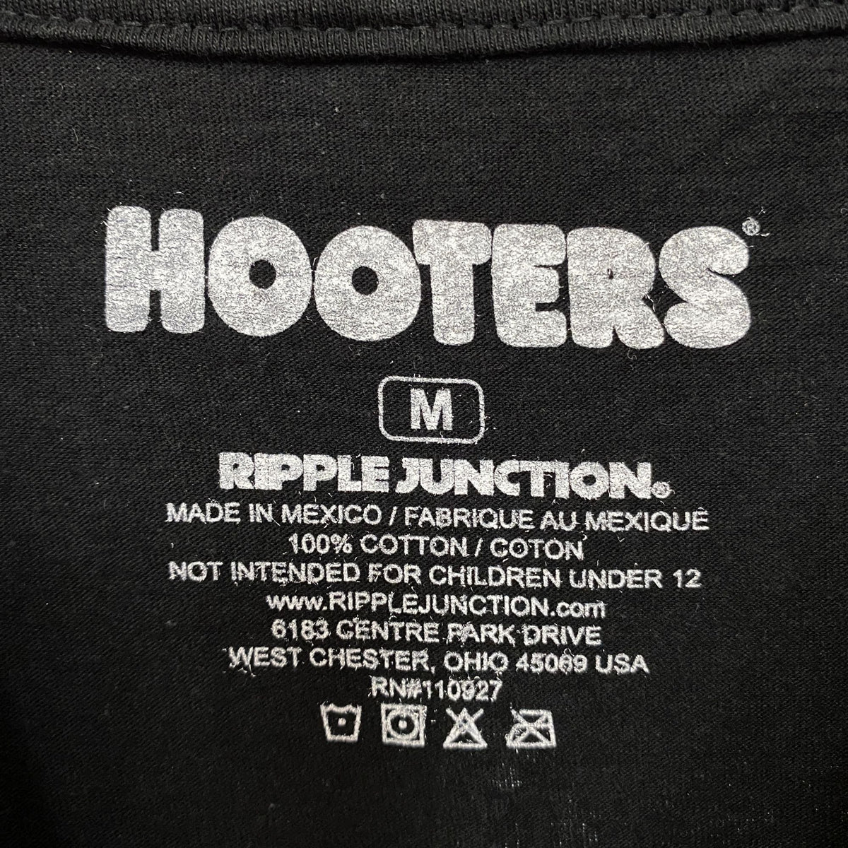 Hooters Racing Team 83 Delightfully Tacky Tailgate T-Shirt Medium