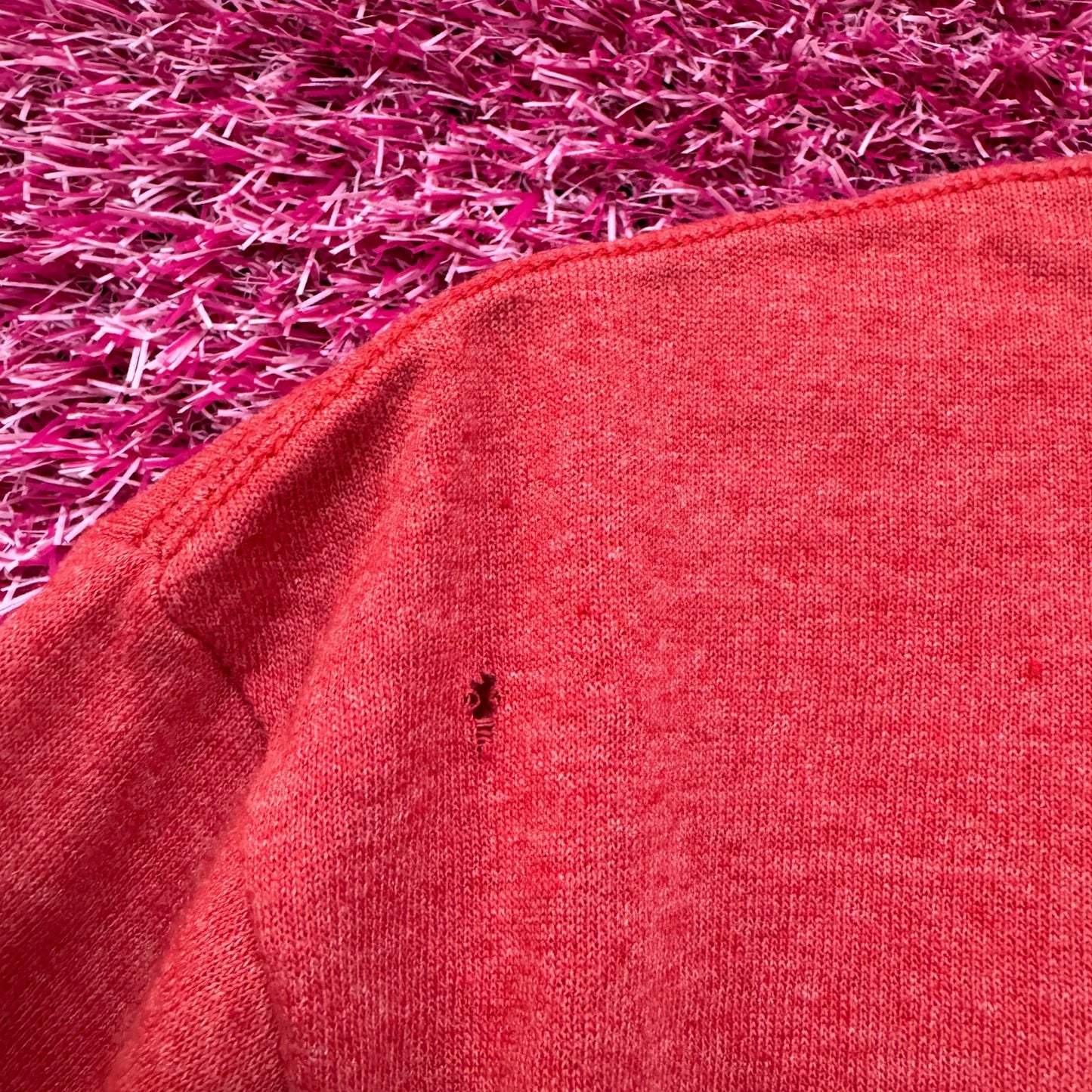 Santa Charlie Brown & Snoopy Peanuts Snowy Christmas Tee M