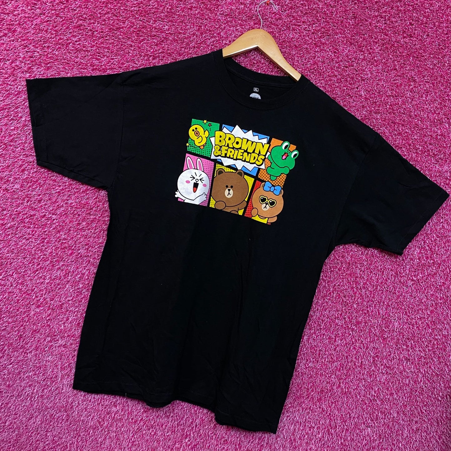 Brown and Friends Tshirt size XL Sally, Choco & Leonard Tee
