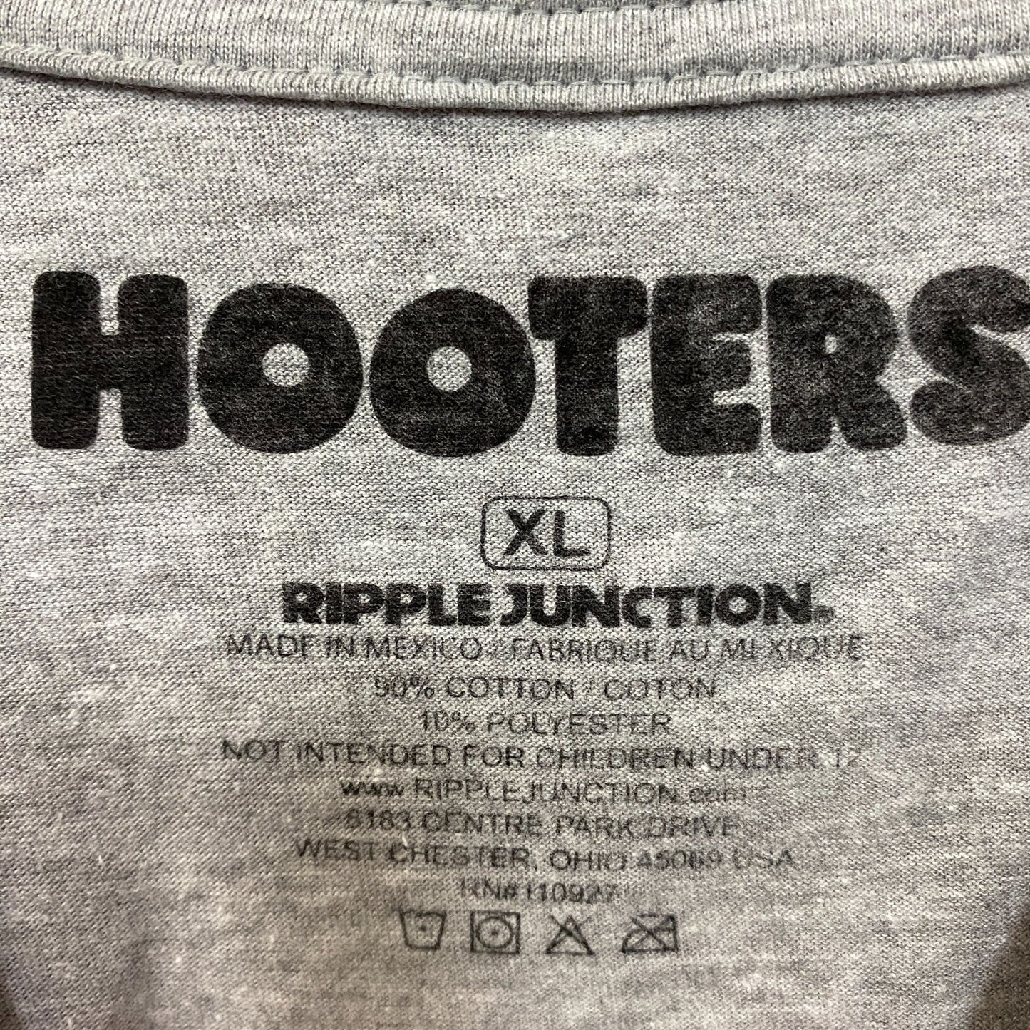 Hooters League Basketball T-Shirt Size Extra Large
