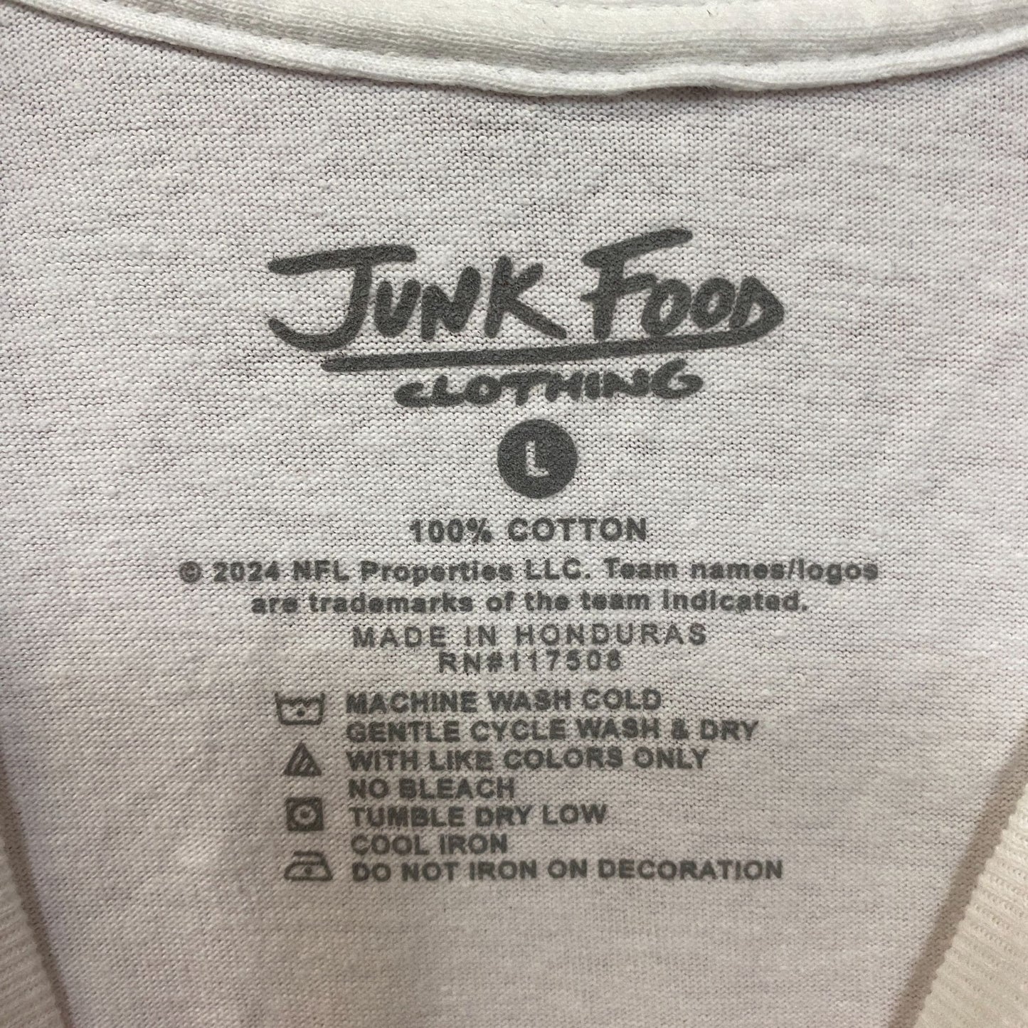 Junk Food Clothing NFL Green Bay Packers Throwback Helmet Logo T-Shirt Large