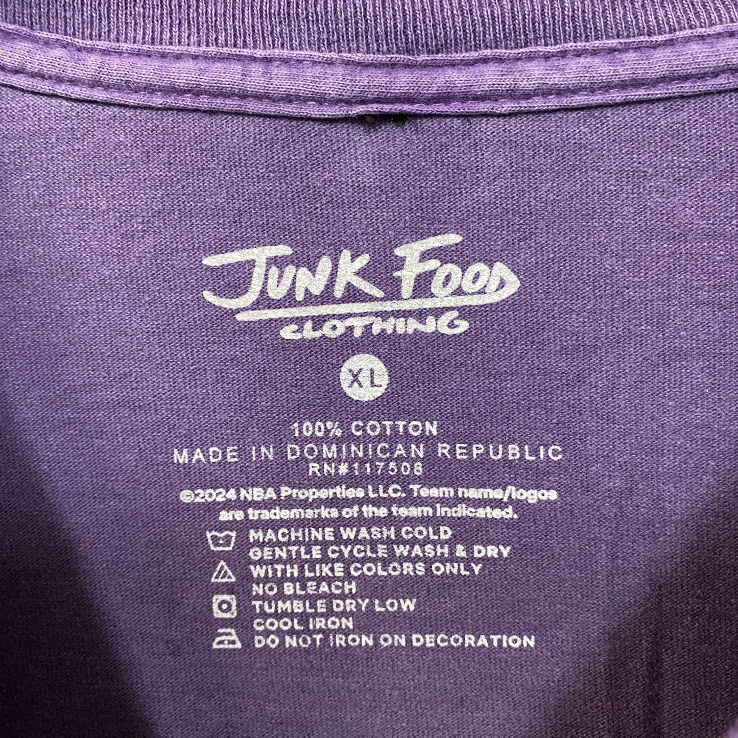 Junk Food Clothing NBA Los Angeles Lakers Crest Vintage Style Tee XL