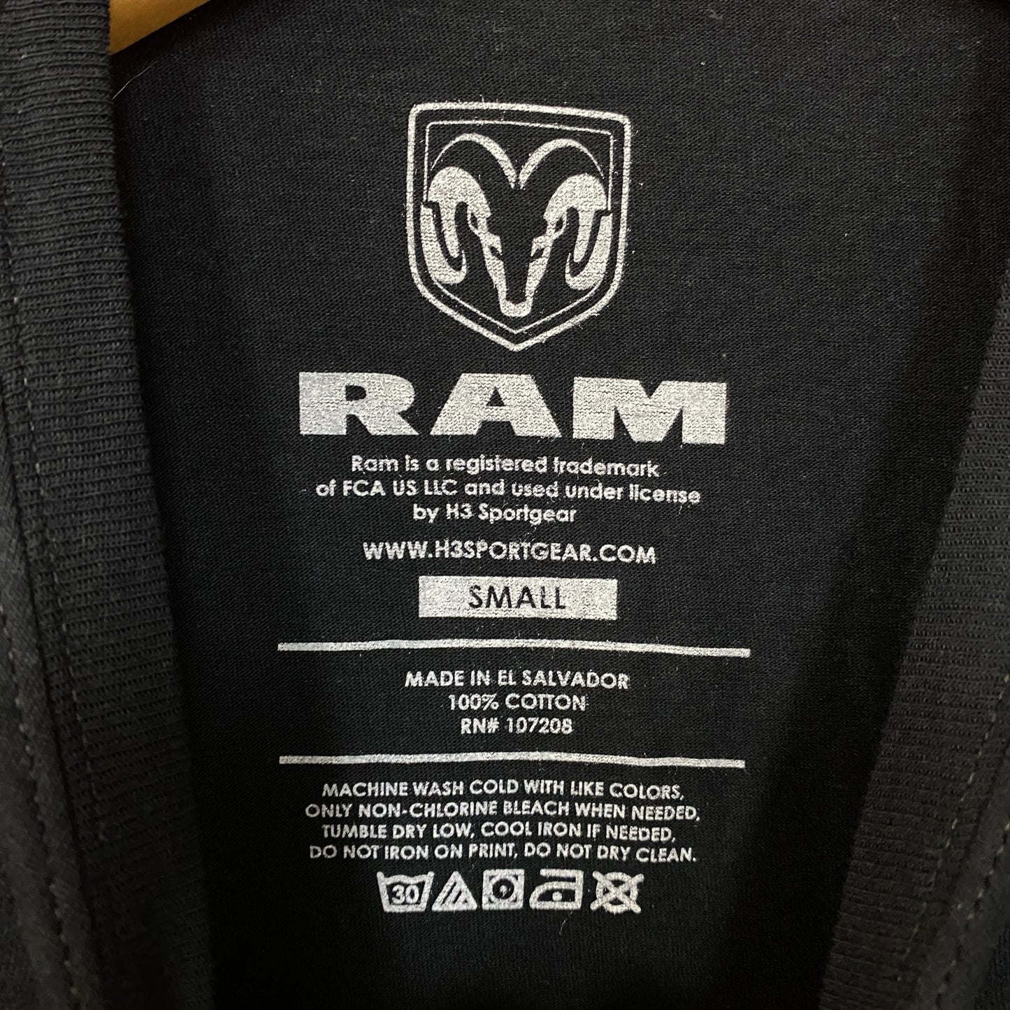 Dodge Rams Guts n Glory Classic Car Tshirt Size Small