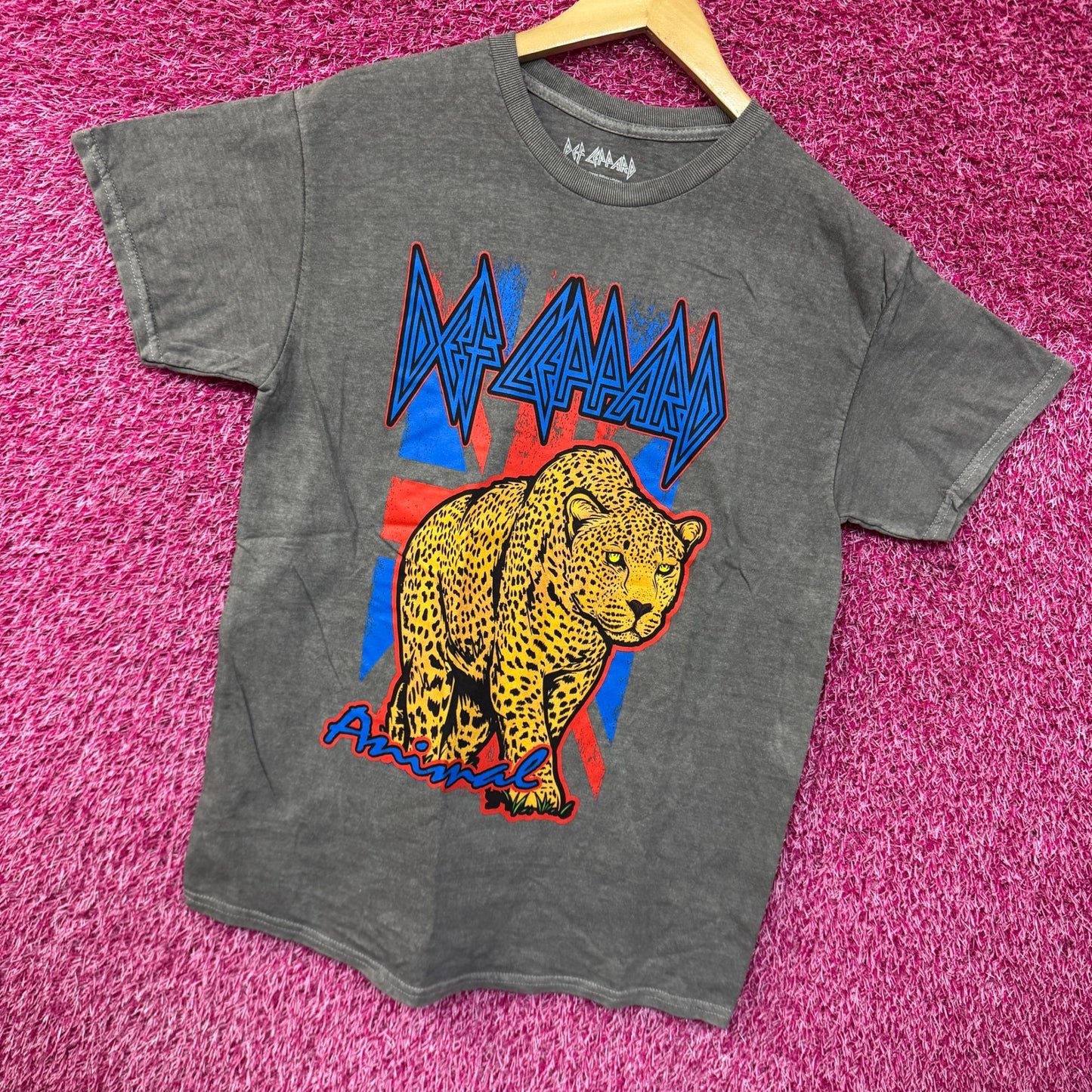 Def Leppard Animal Neon Leopard Hysteria Metal Band Tee M