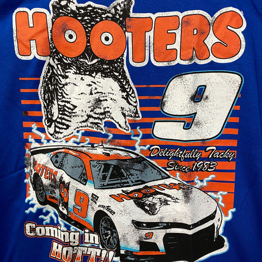 Hooters Coming In Hot Delightfully Tacky Since 1983 T-Shirt Medium