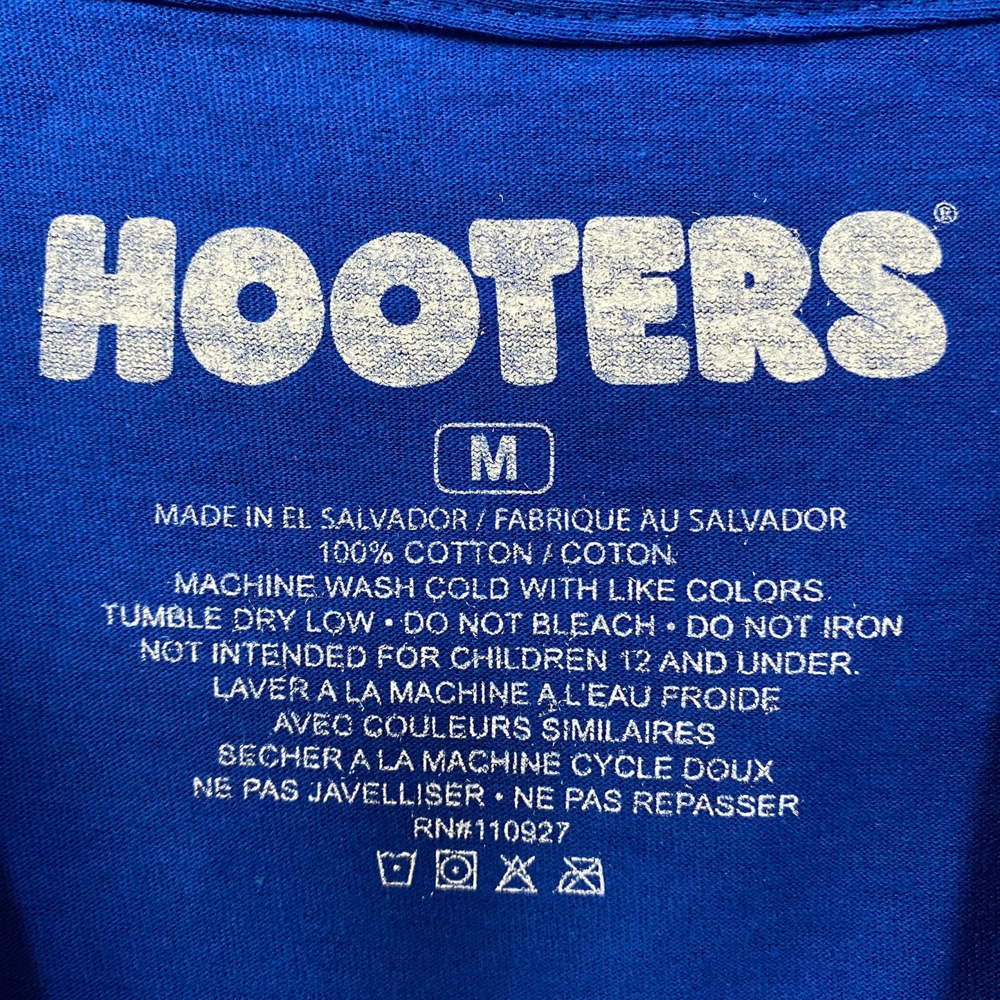 Hooters Coming In Hot Delightfully Tacky Since 1983 T-Shirt Medium