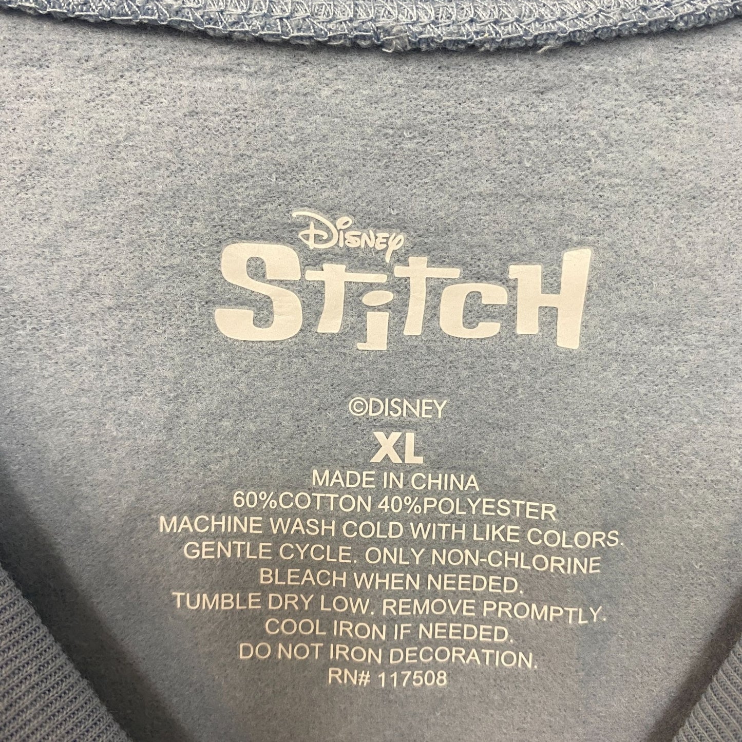 Disney's Lilo and Stitch Enjoy All the Little Things Crewneck size XL