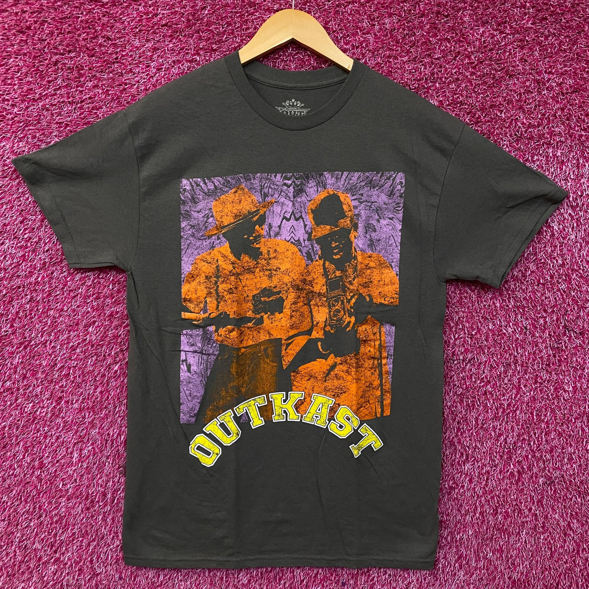 Outkast Photographer Bootleg Graphic T-Shirt Medium
