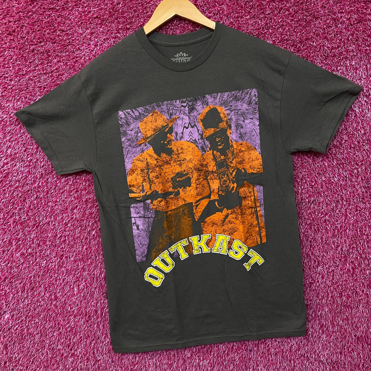 Outkast Photographer Bootleg Graphic T-Shirt Medium