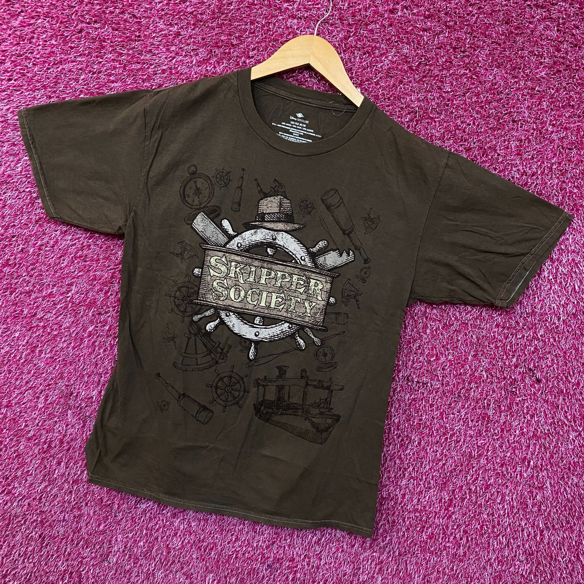 Disney Cruise Line "Skipper Society" Graphic T-Shirt Medium