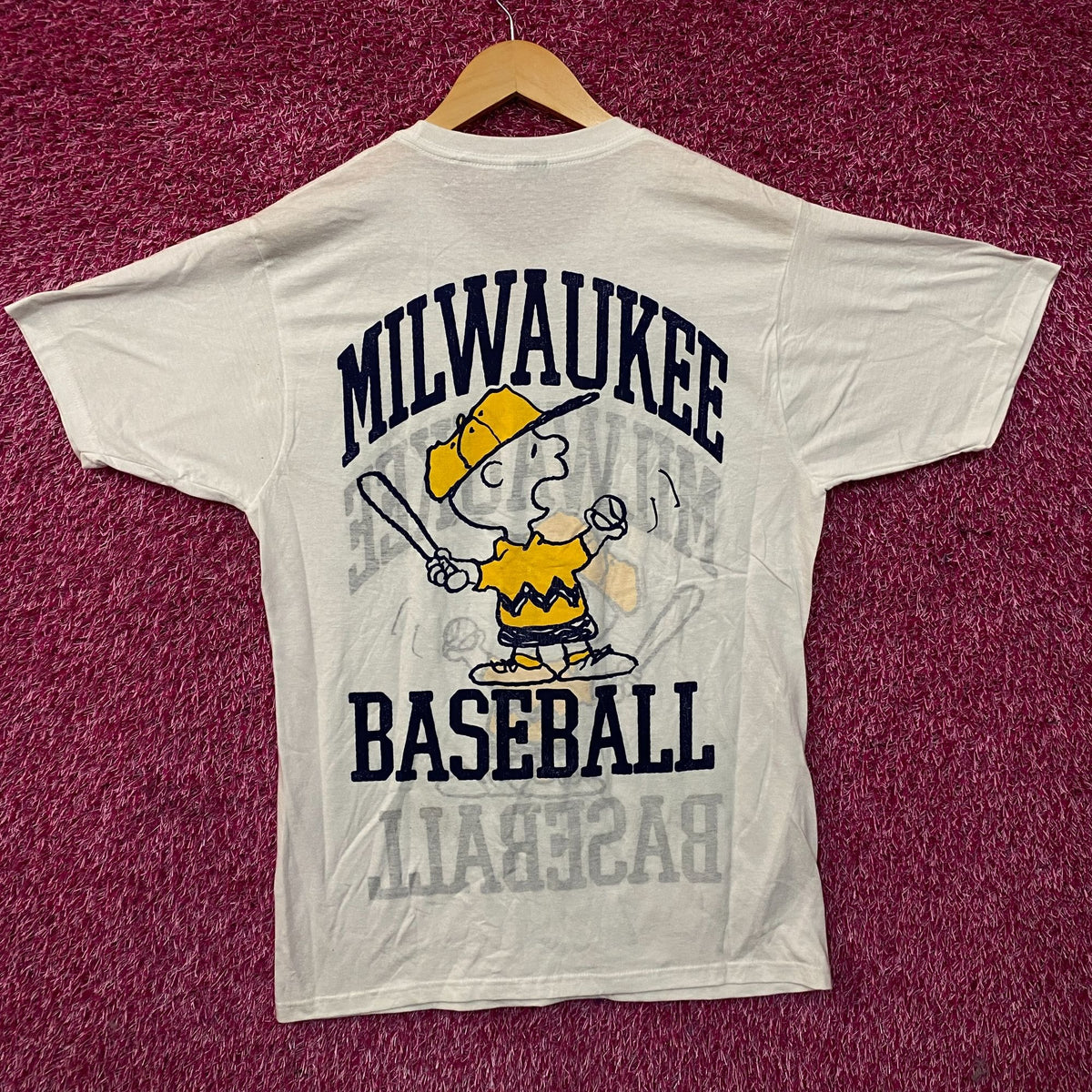Peanuts Charlie Brown Milwaukee Baseball Retro T-Shirt Medium