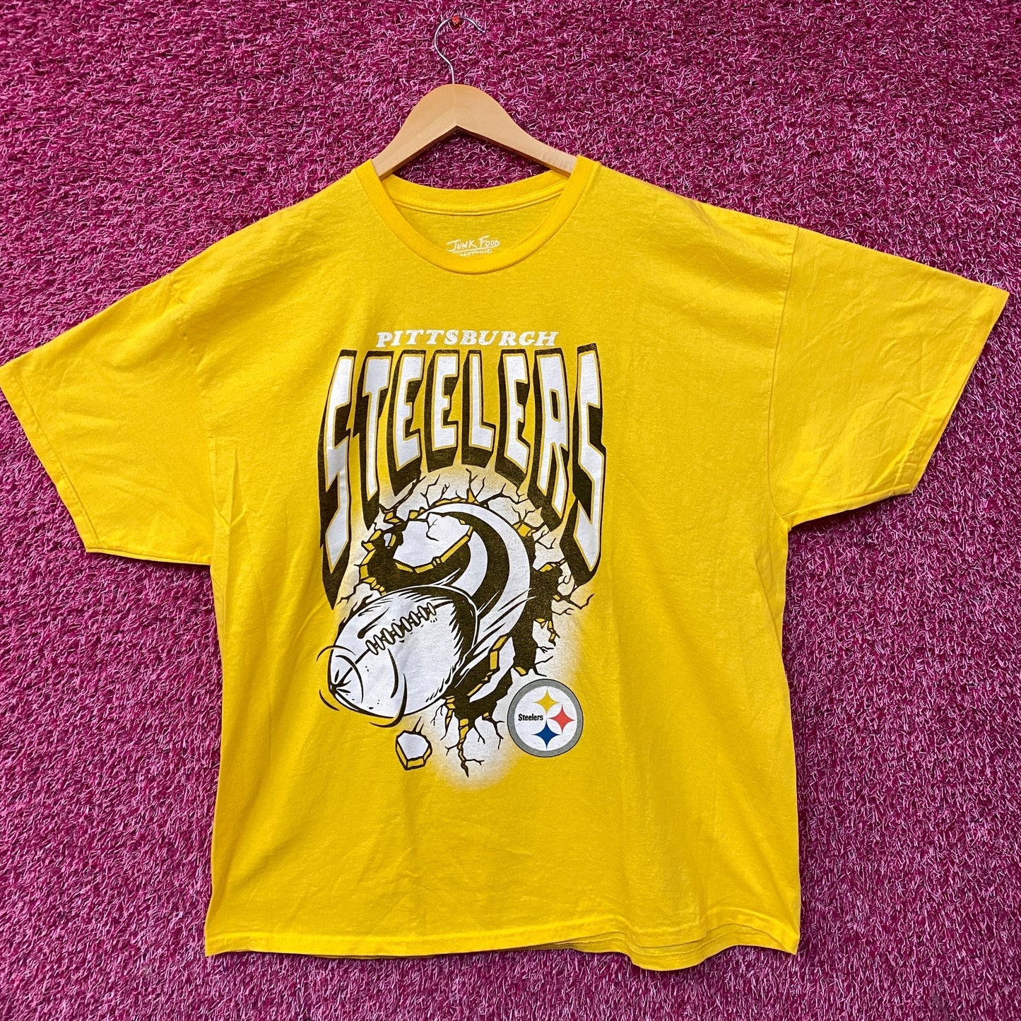Junk Food Clothing Pittsburgh Steelers Breakthrough T-Shirt XL