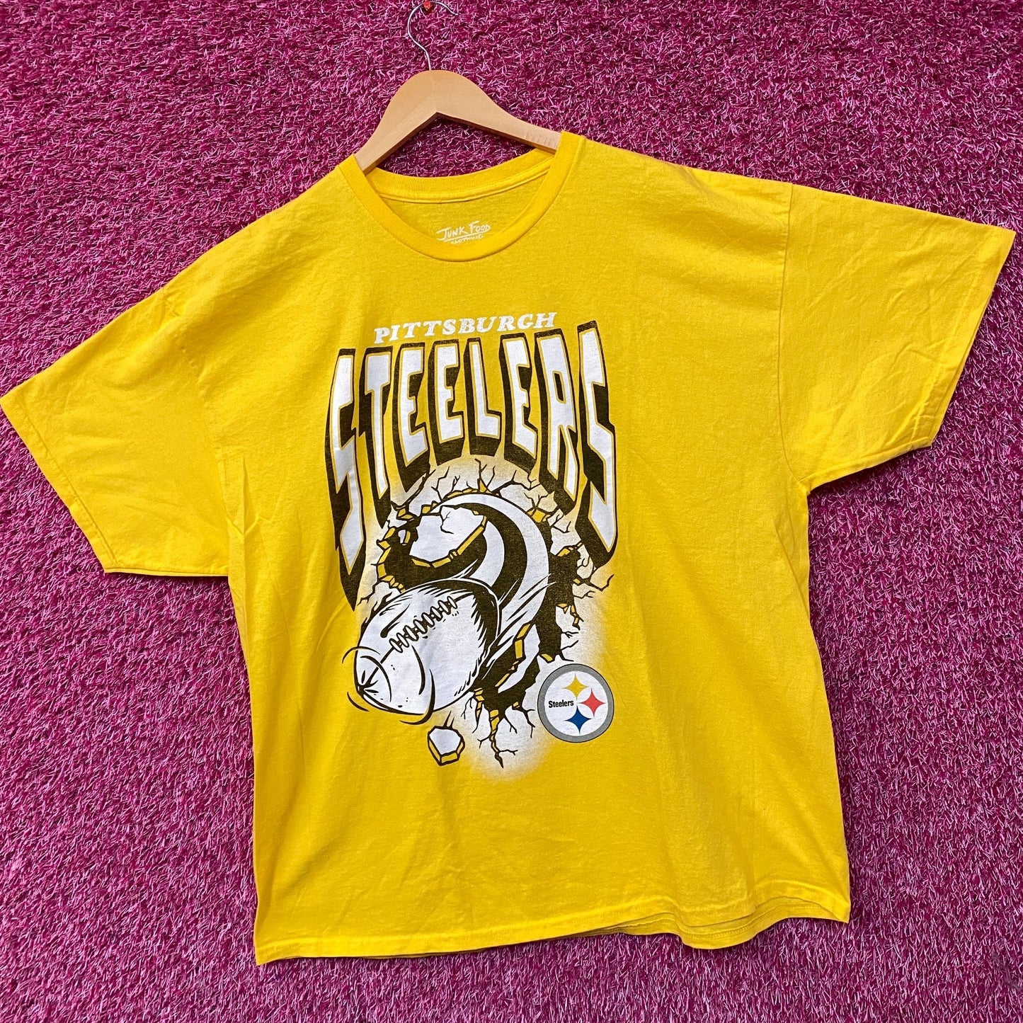 Junk Food Clothing Pittsburgh Steelers Breakthrough T-Shirt XL