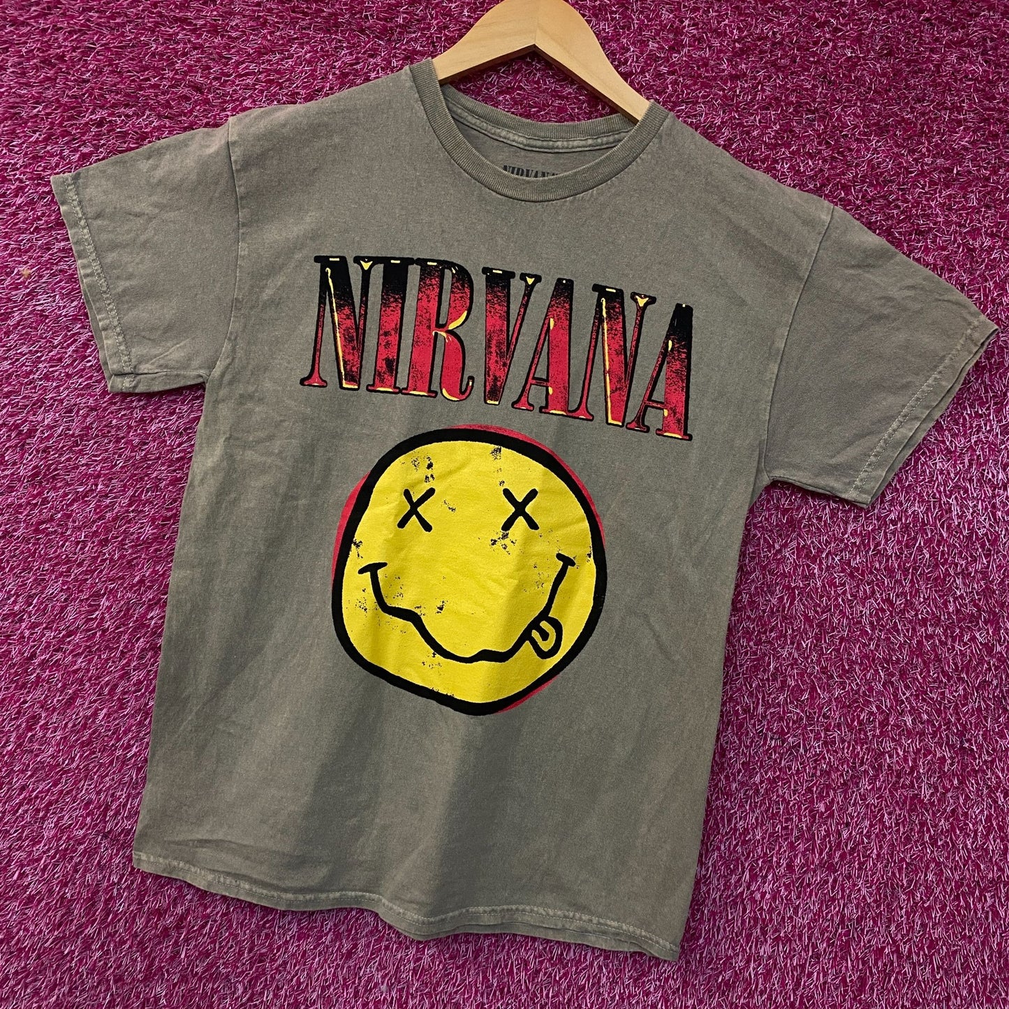 Nirvana Smiley Face Grunge Band T-Shirt Medium