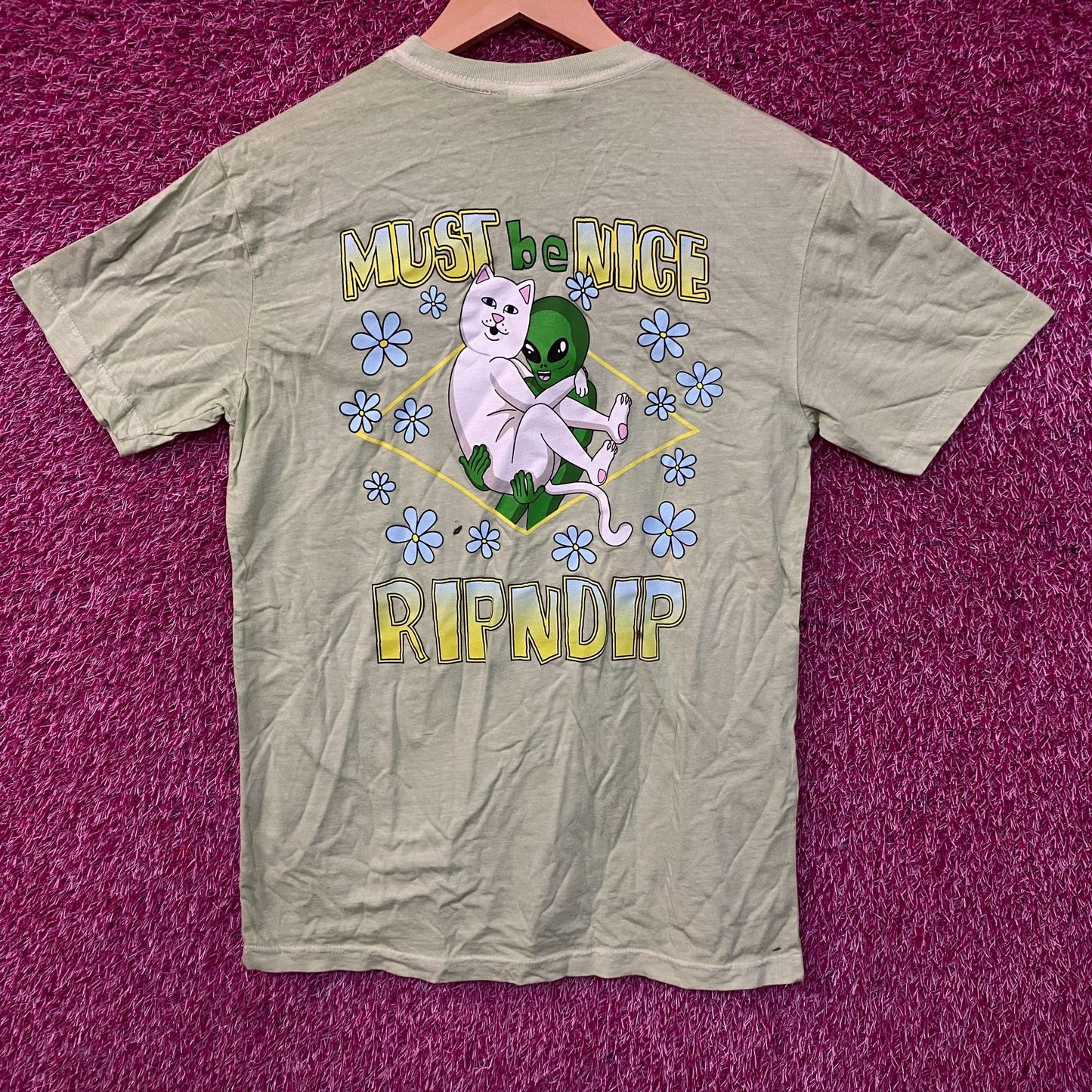 Rip N Dip Lonely Lover Lord Nermal and Alien Graphic T-Shirt Small