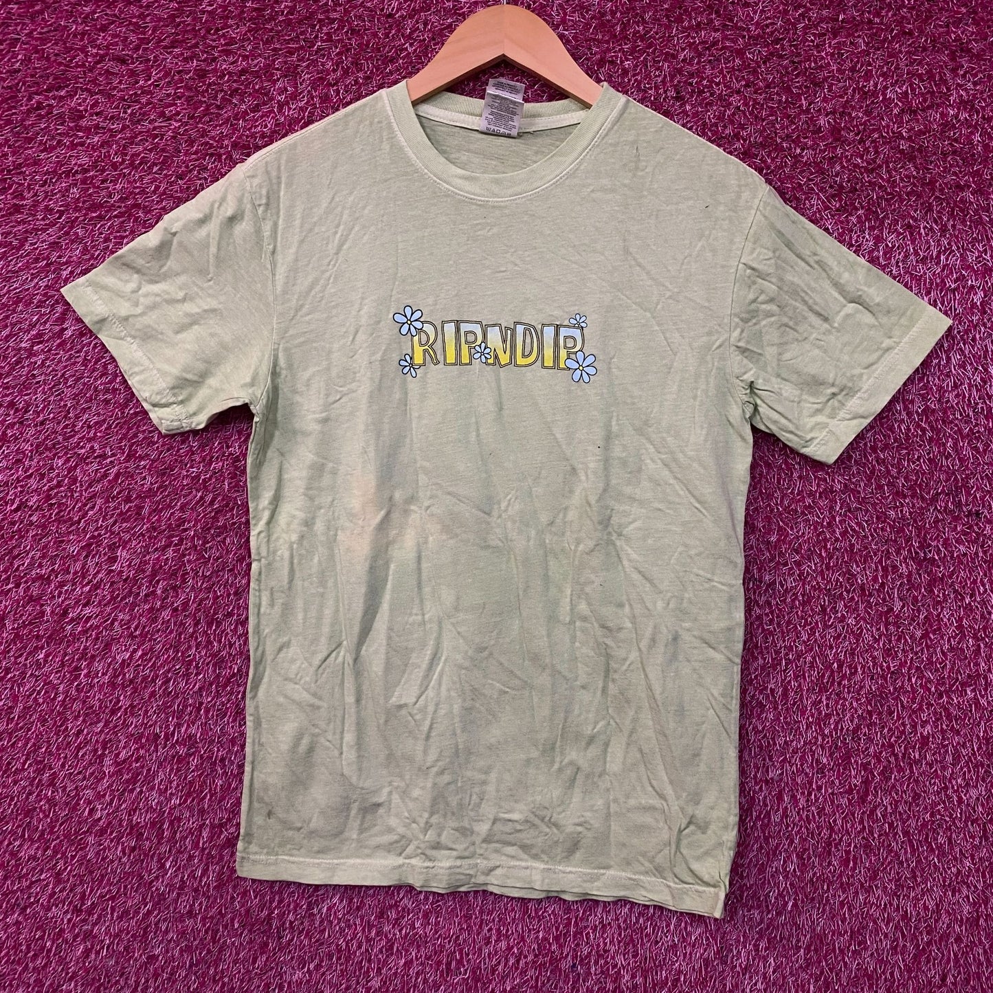Rip N Dip Lonely Lover Lord Nermal and Alien Graphic T-Shirt Small