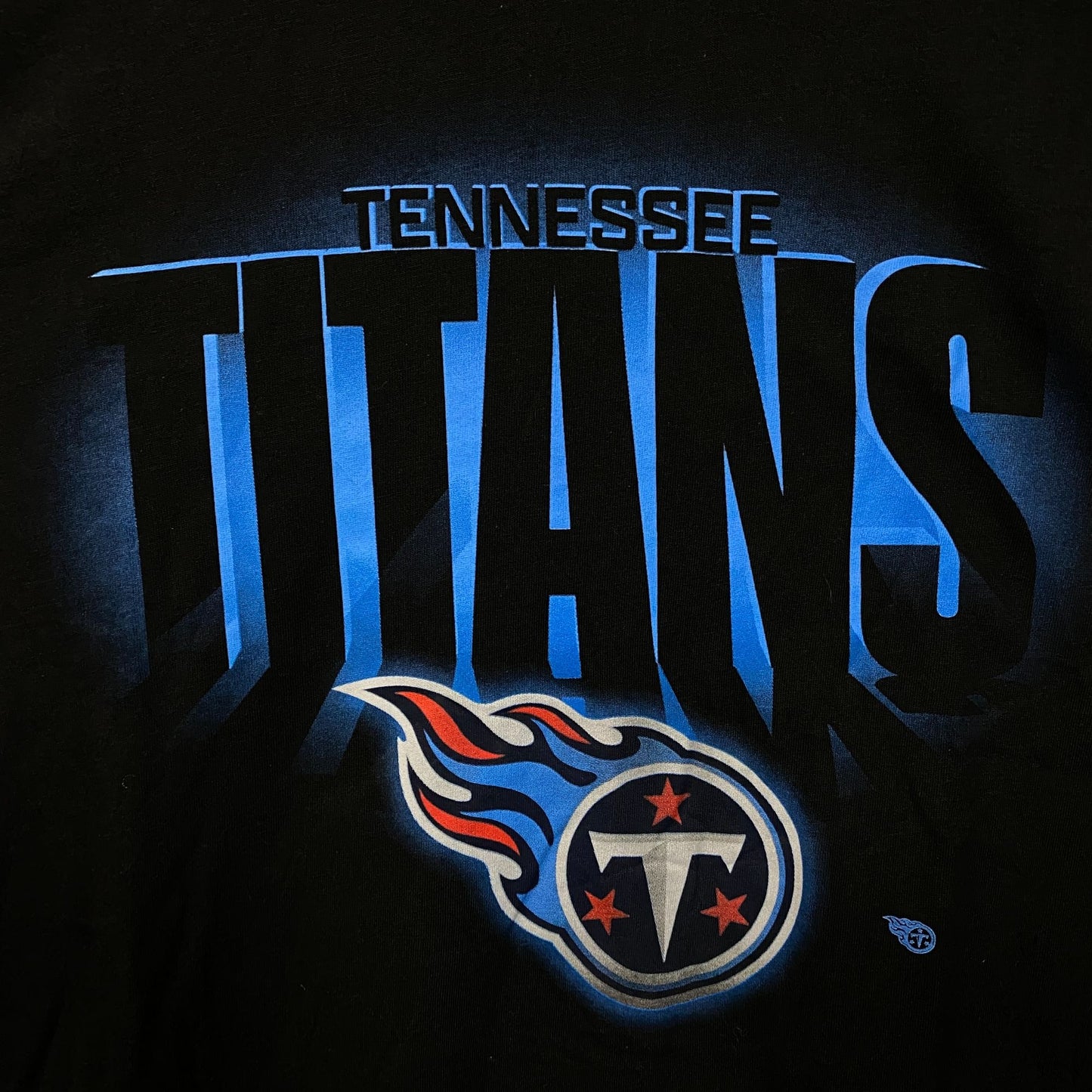 FOCO NFL Tennessee Titans Team Logo Graphic T-Shirt Large