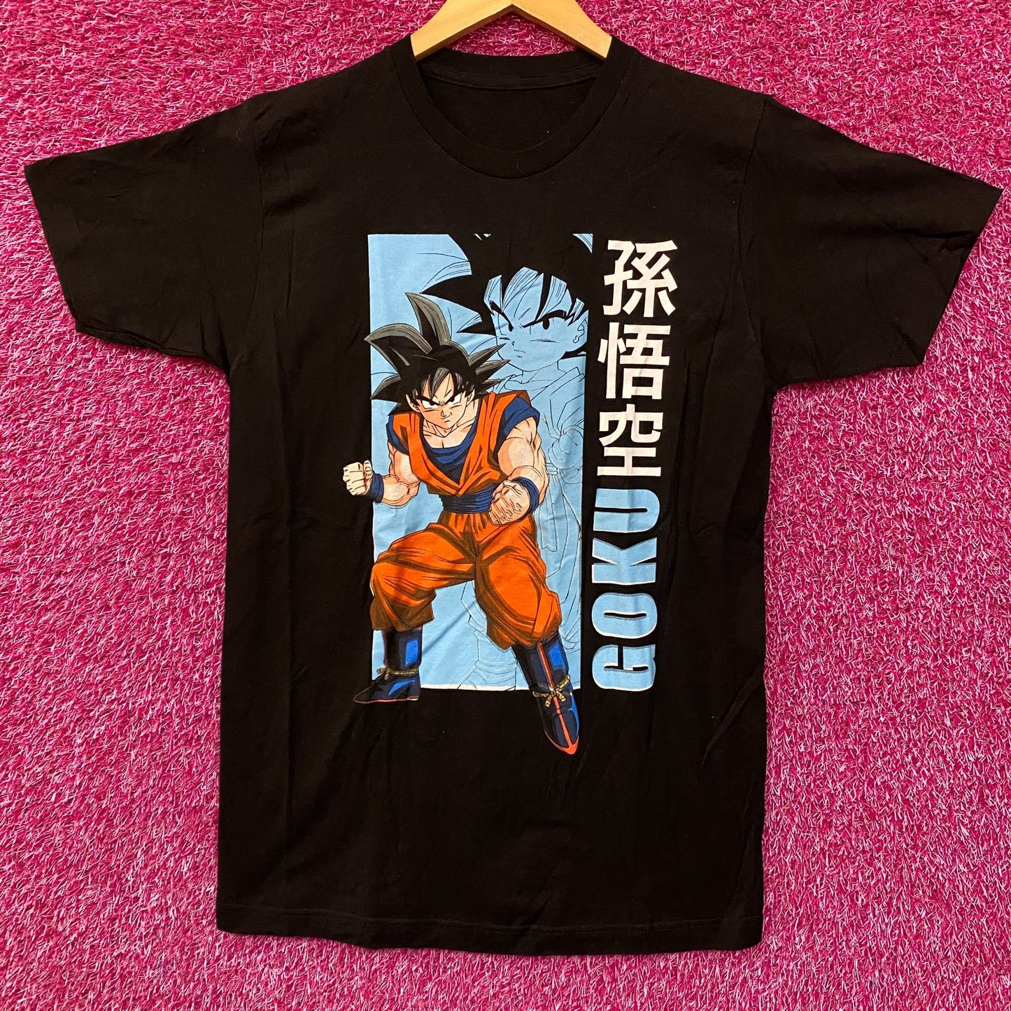 Dragon Ball Z Son Goku Graphic Design T-Shirt Small