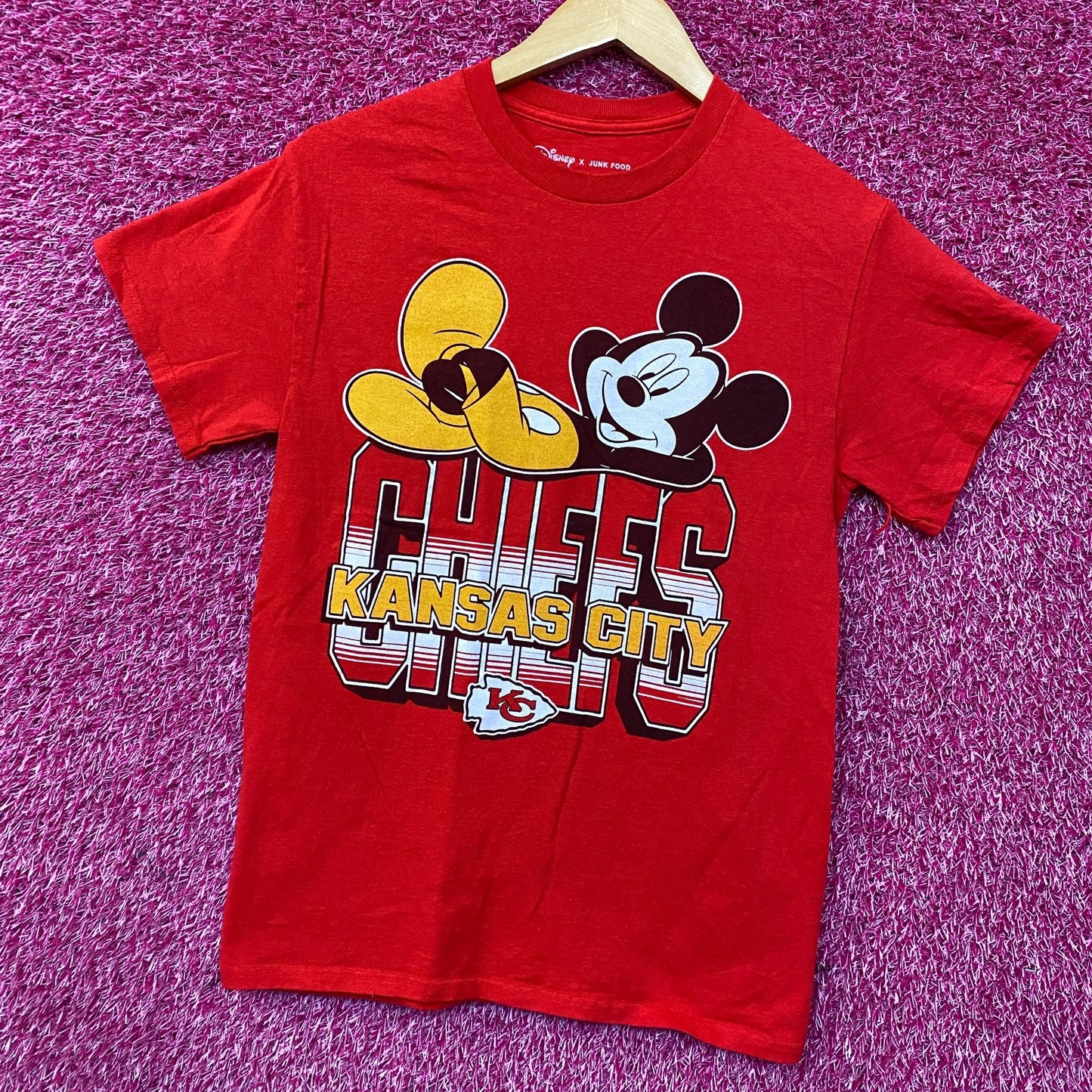 Junk Food x NFL Disney Mickey Mouse Kick Back Kansas City Chiefs Shirt XS