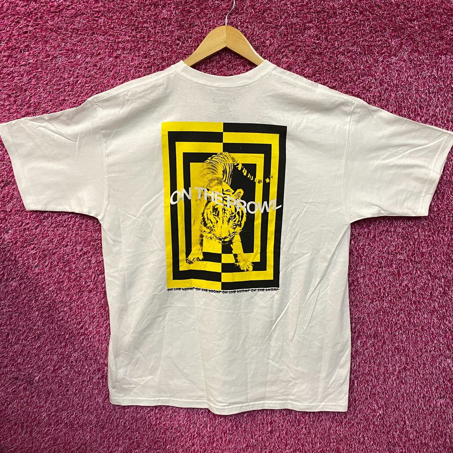 Empyre on the Prowl Tiger T-shirt XL