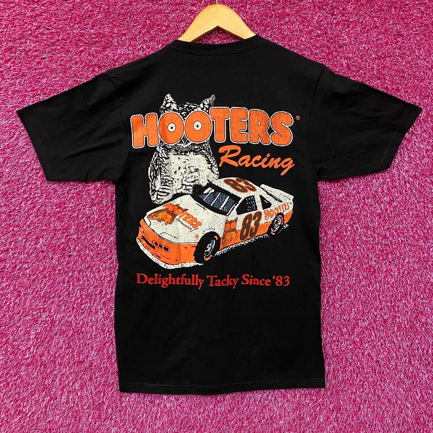 Hooters Vintage Style Nascar Racing Tshirt size Small