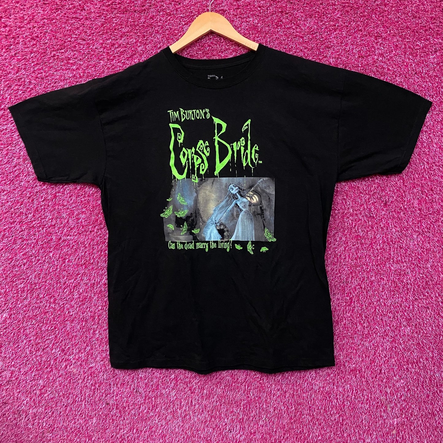 Tim Burton's Corpse Bride "Can the Dead Marry the Living?" Graphic T-Shirt XL