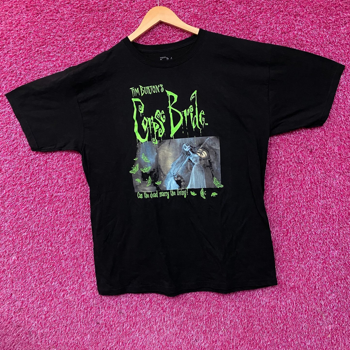 Tim Burton's Corpse Bride "Can the Dead Marry the Living?" Graphic T-Shirt XL