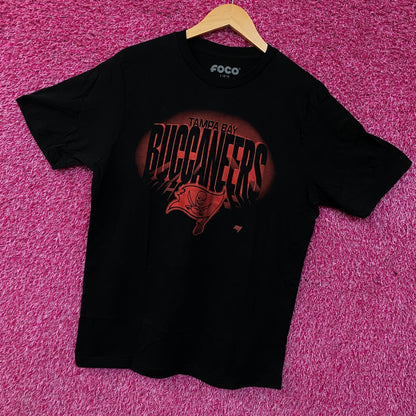 FOCO NFL Tampa Bay Buccaneer Team Logo Graphic T-Shirt Large