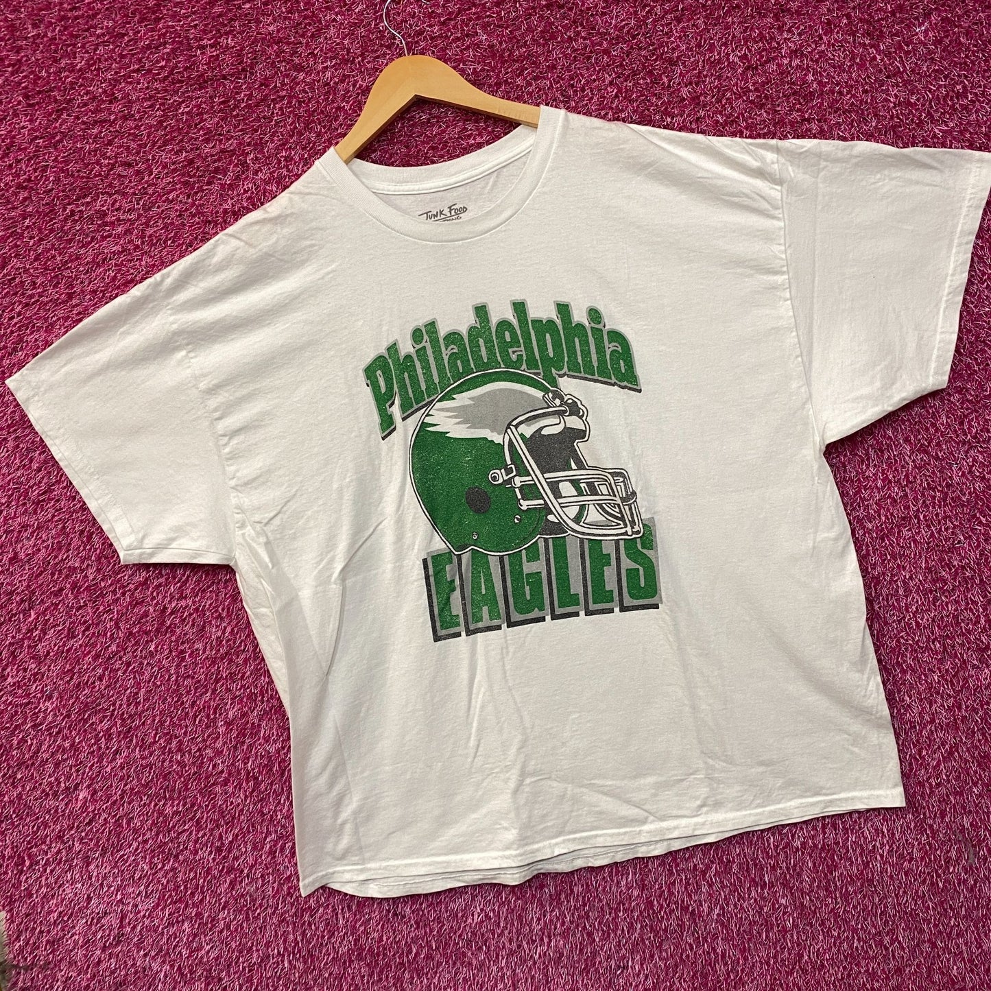 Junk Food Clothing NFL Philadelphia Eagles Throwback Helmet Logo T-Shirt 2XL